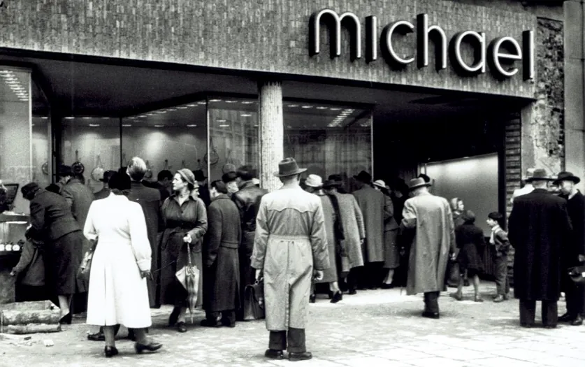 Eröffnung Juwelier Michael 1957 Außenansicht